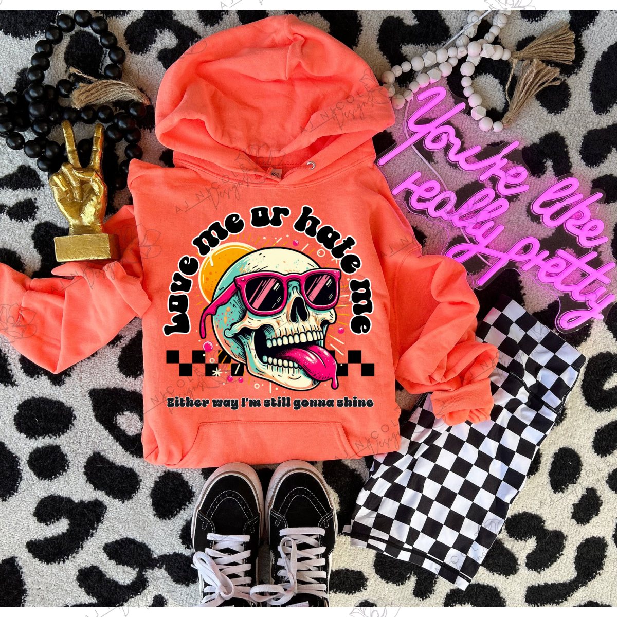 Neon - Love Me Hate Me